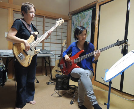 Nagoya bass music lessons in English